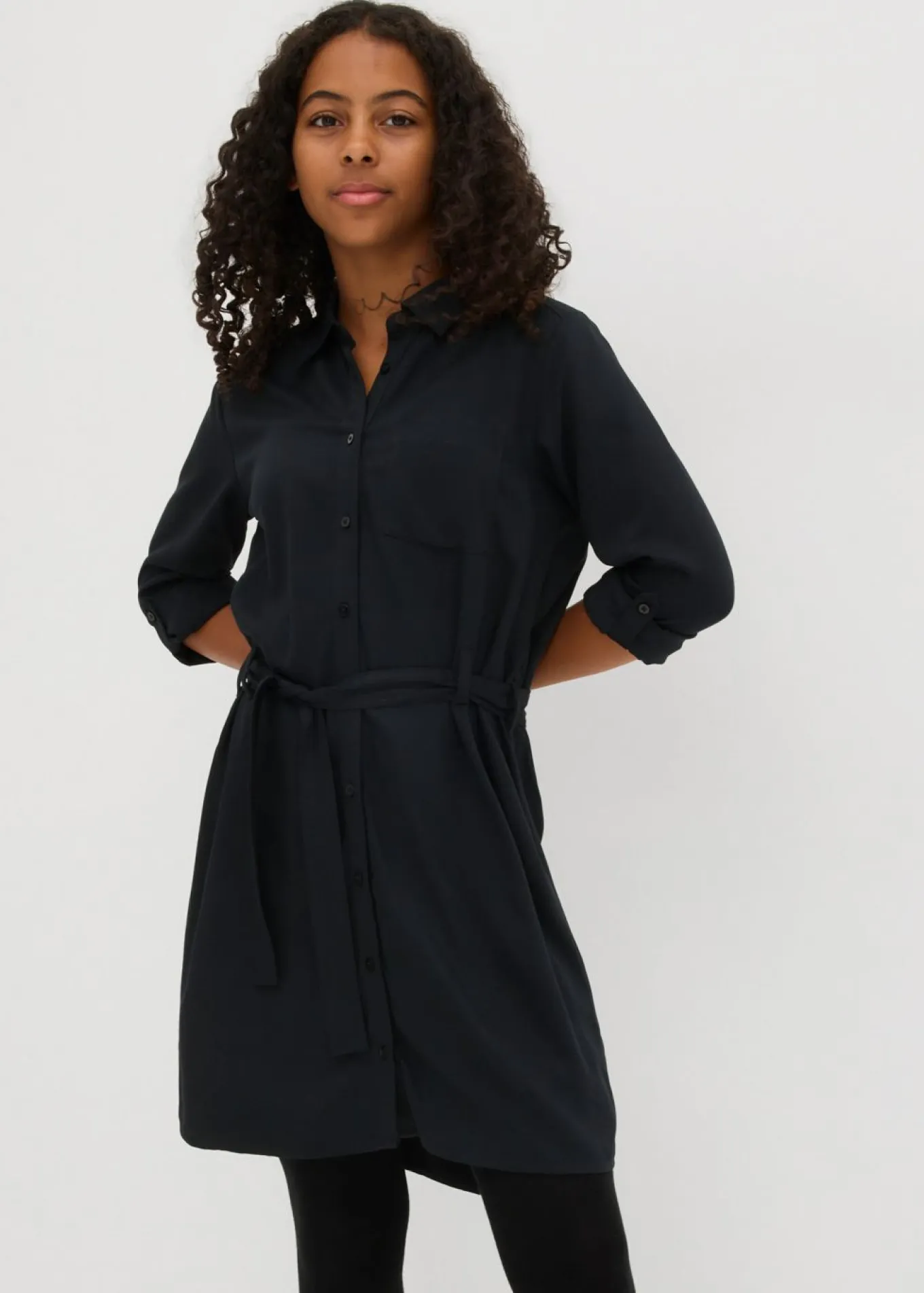 Vestido camisero de viscosa fluida