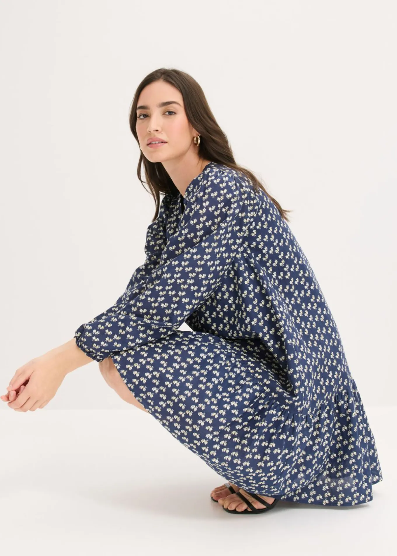 Vestido corto con estructura arrugada