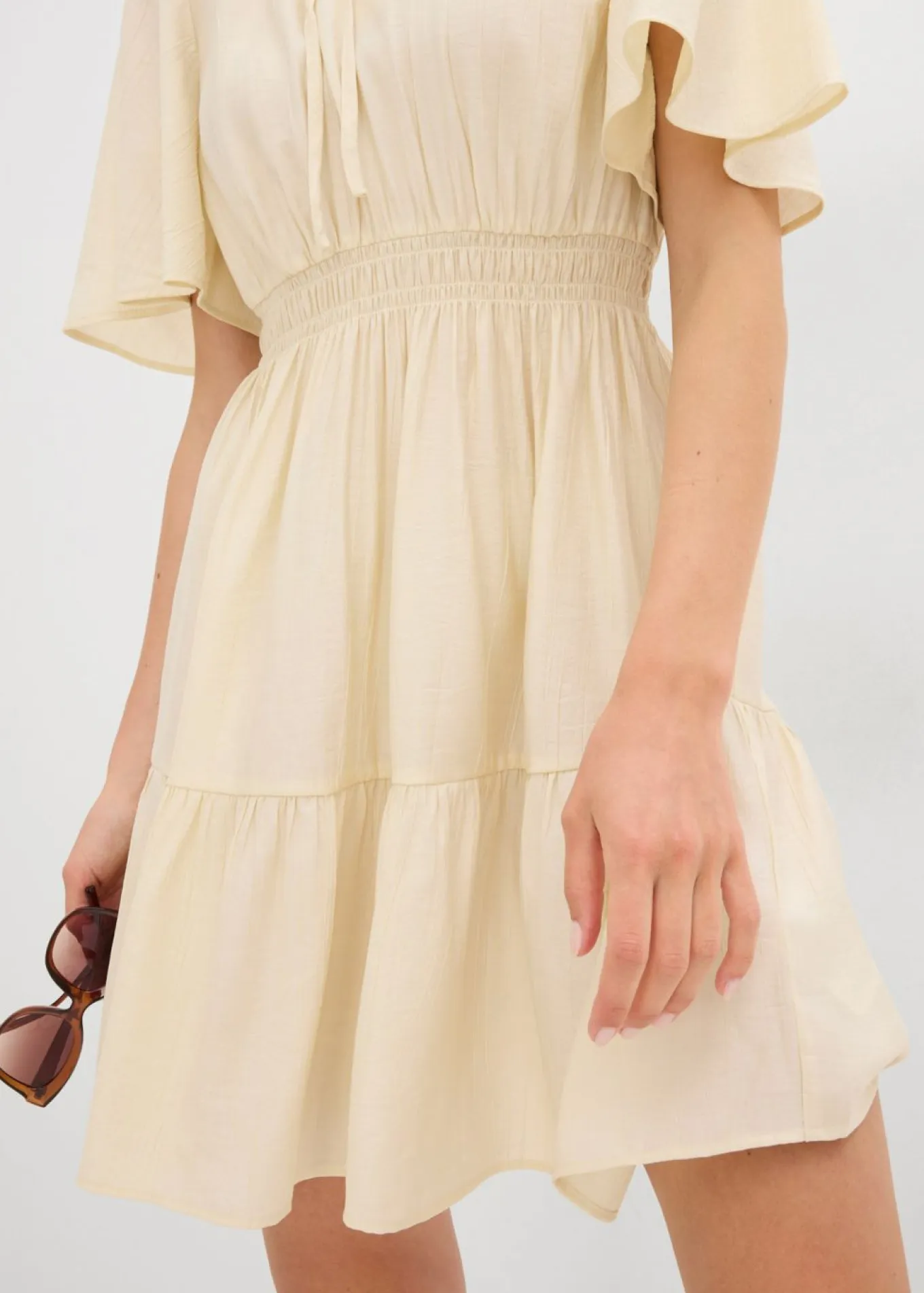 Vestido corto de mezcla de viscosa fluida