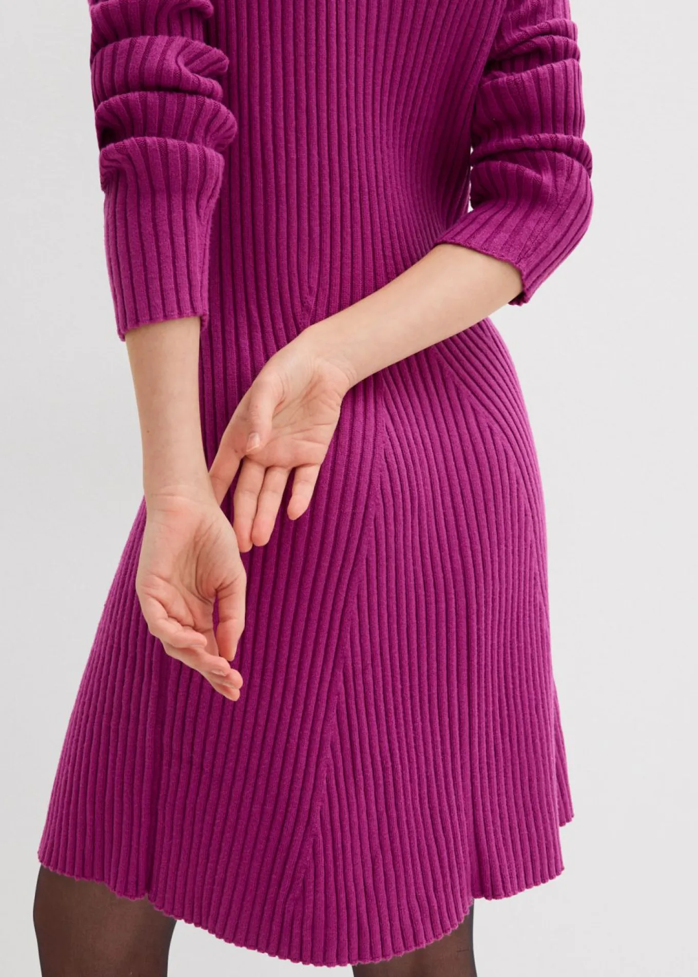 Vestido corto de punto de suave mezcla de viscosa