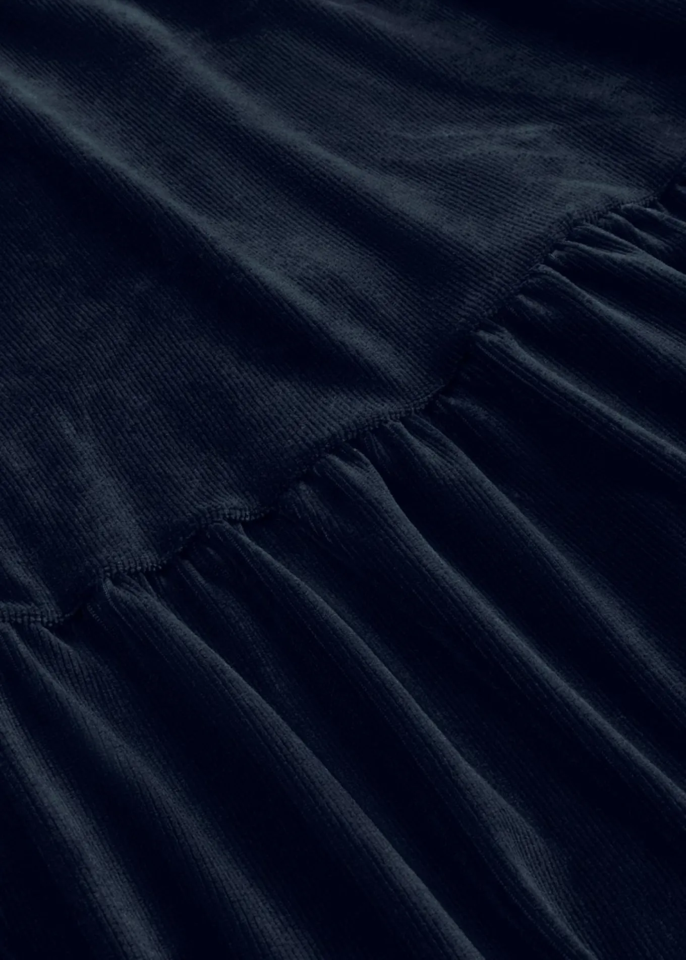Vestido corto de terciopelo elástico