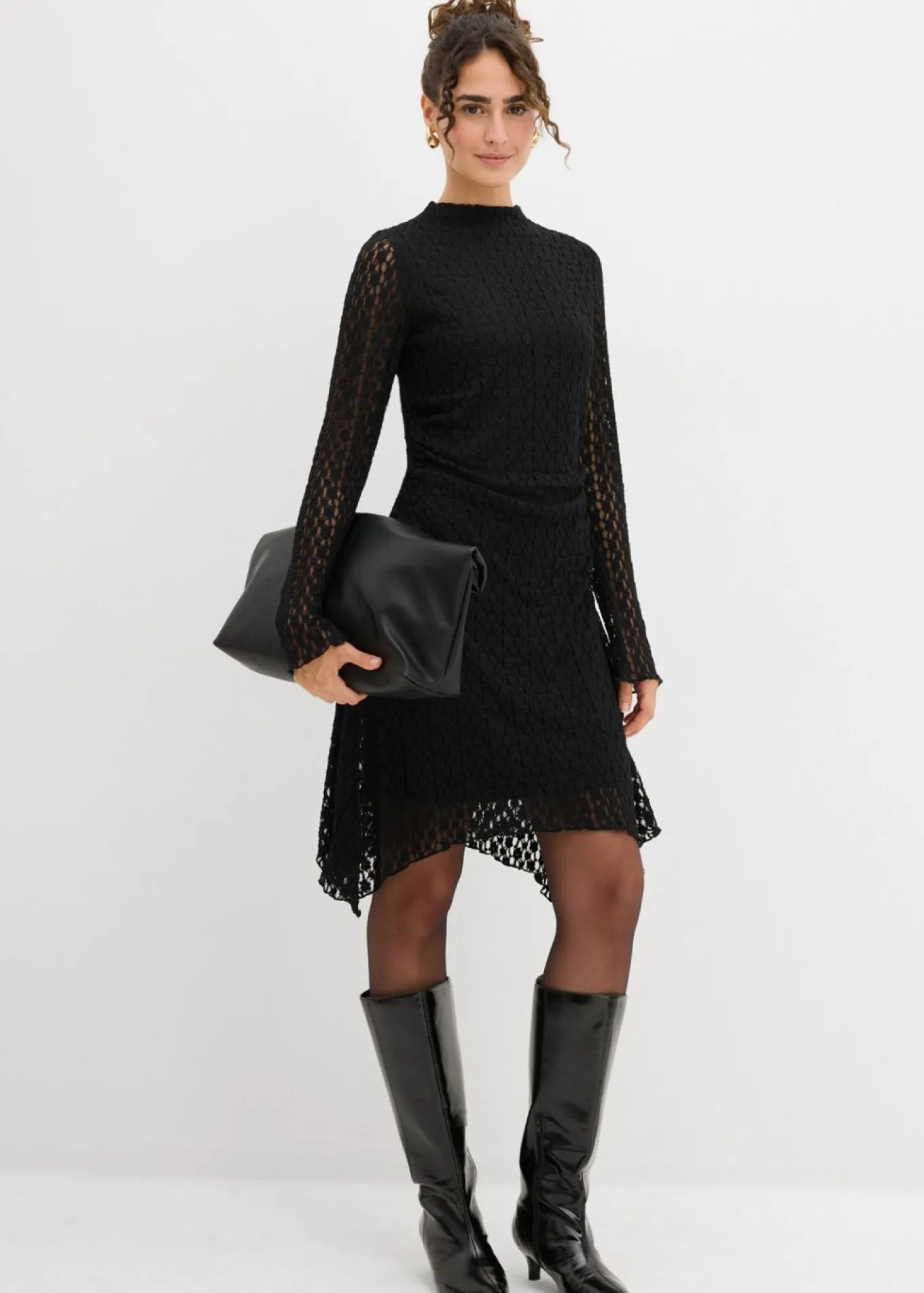Vestido de encaje con dobladillo irregular