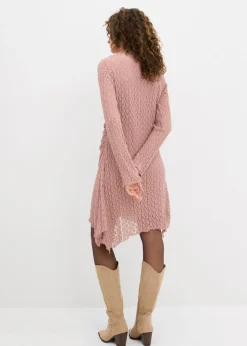 Vestido de encaje con dobladillo irregular