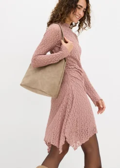 Vestido de encaje con dobladillo irregular