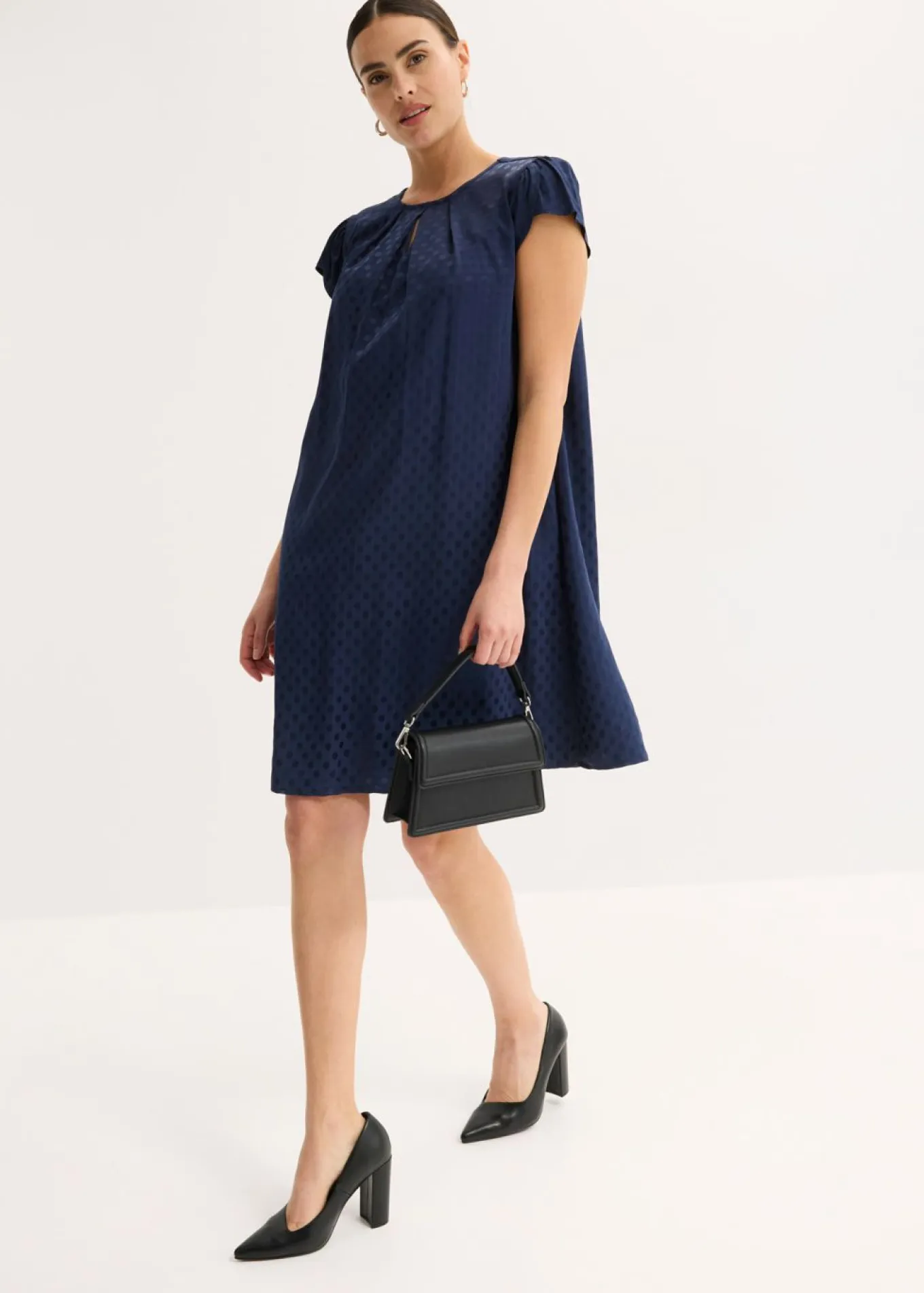 Vestido de jacquard con pinzas