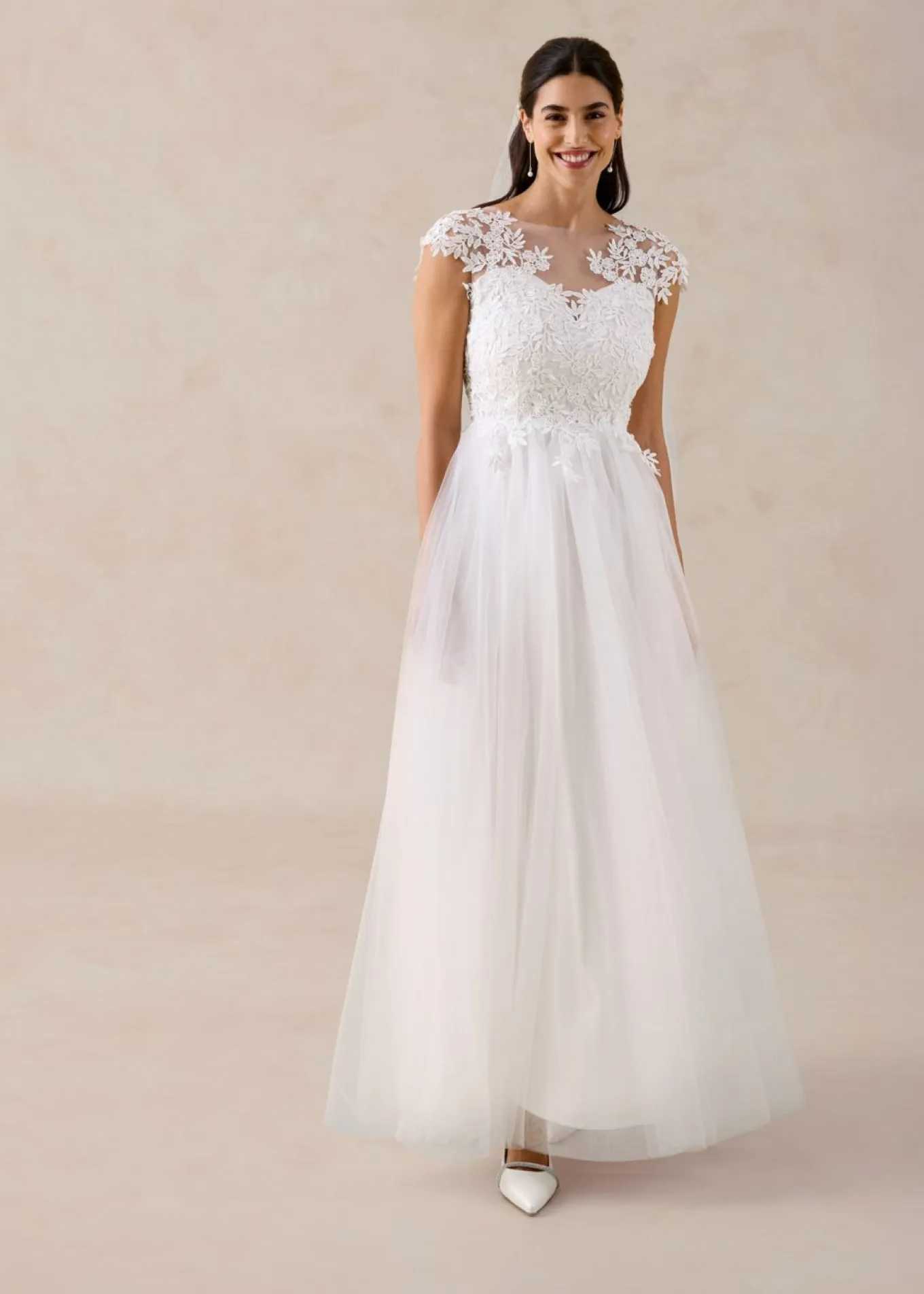 Vestido de novia de tul con encaje
