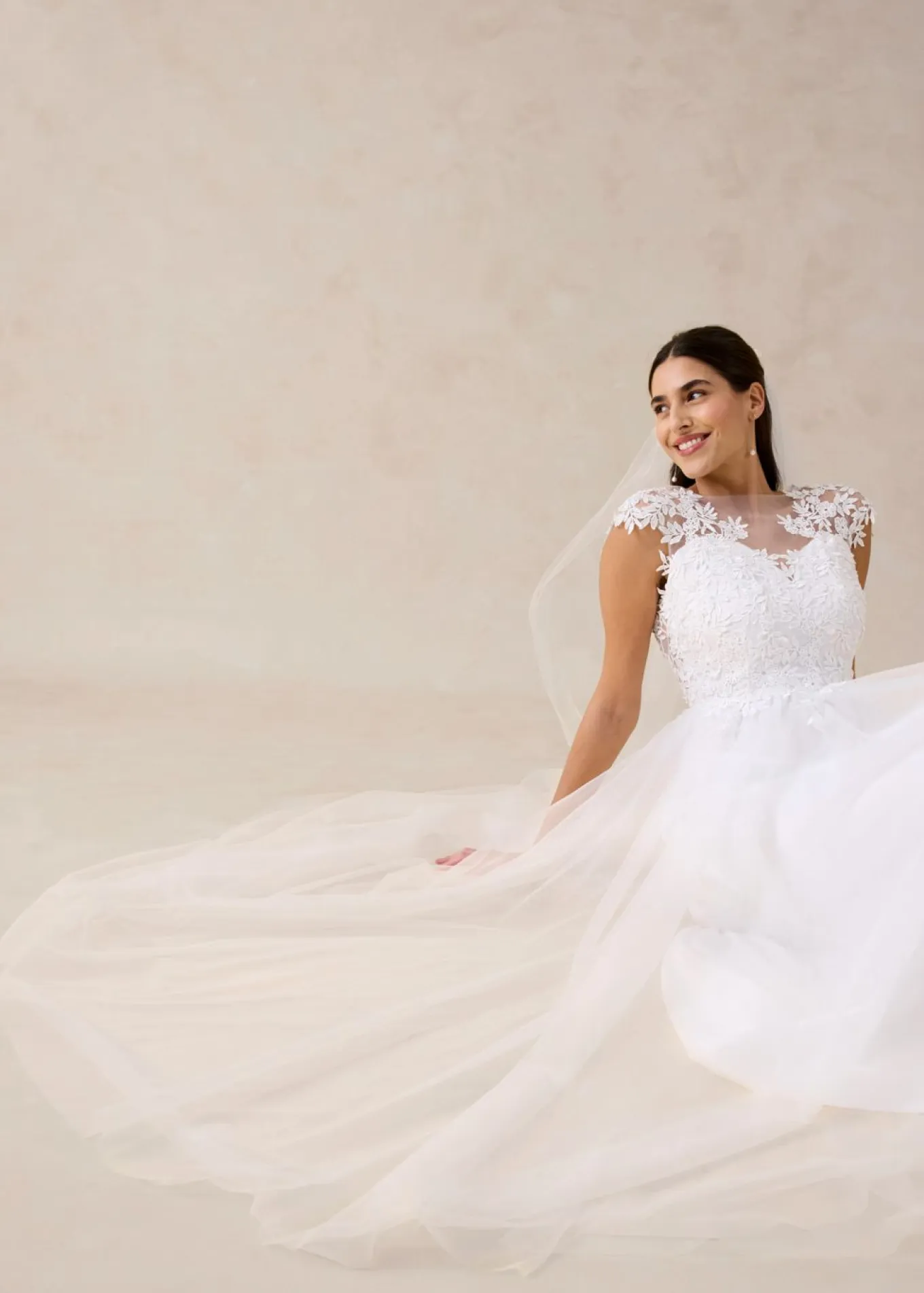 Vestido de novia de tul con encaje