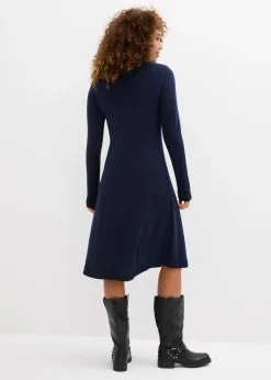 Vestido de punto acampanado