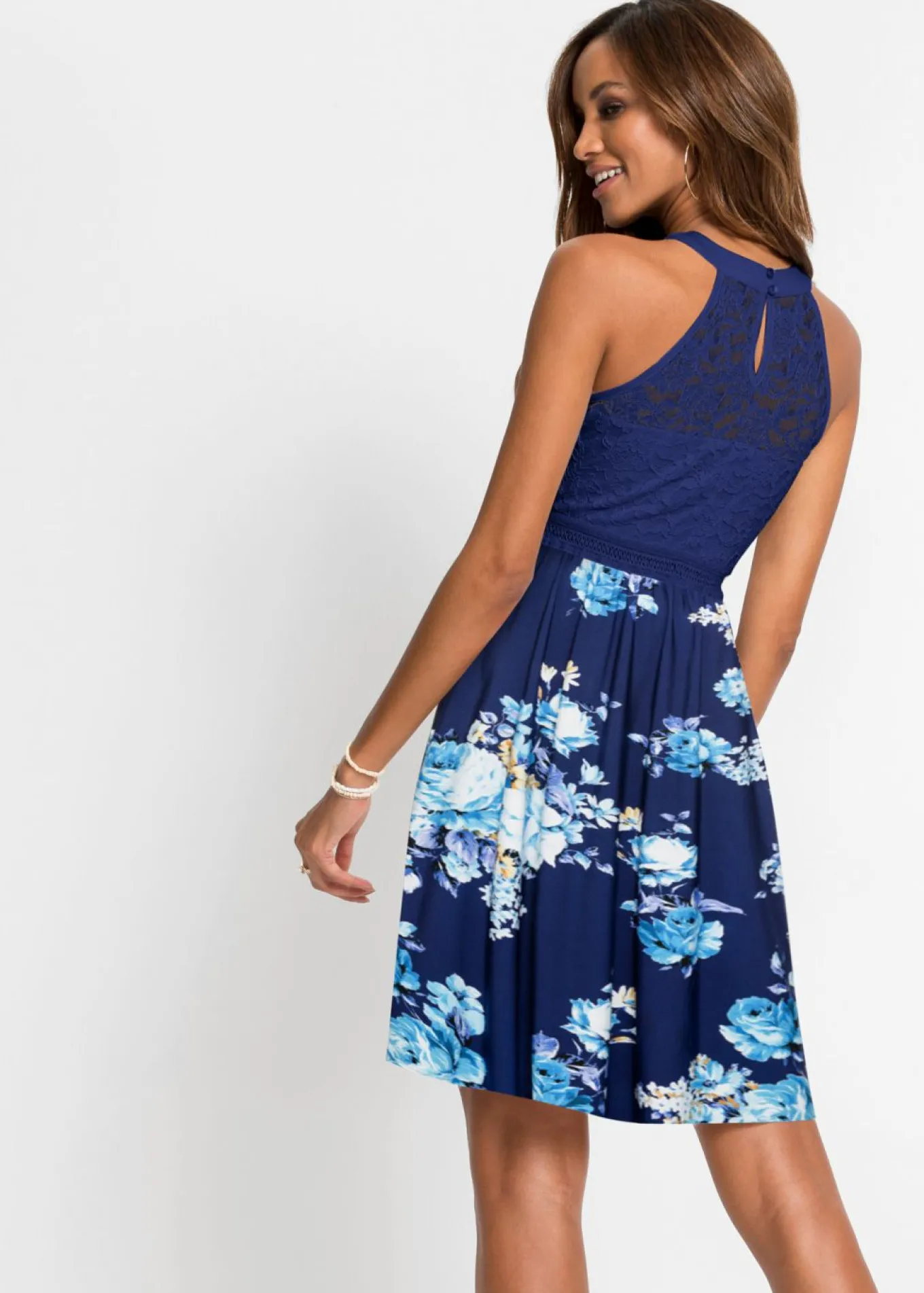 Vestido de punto con encaje