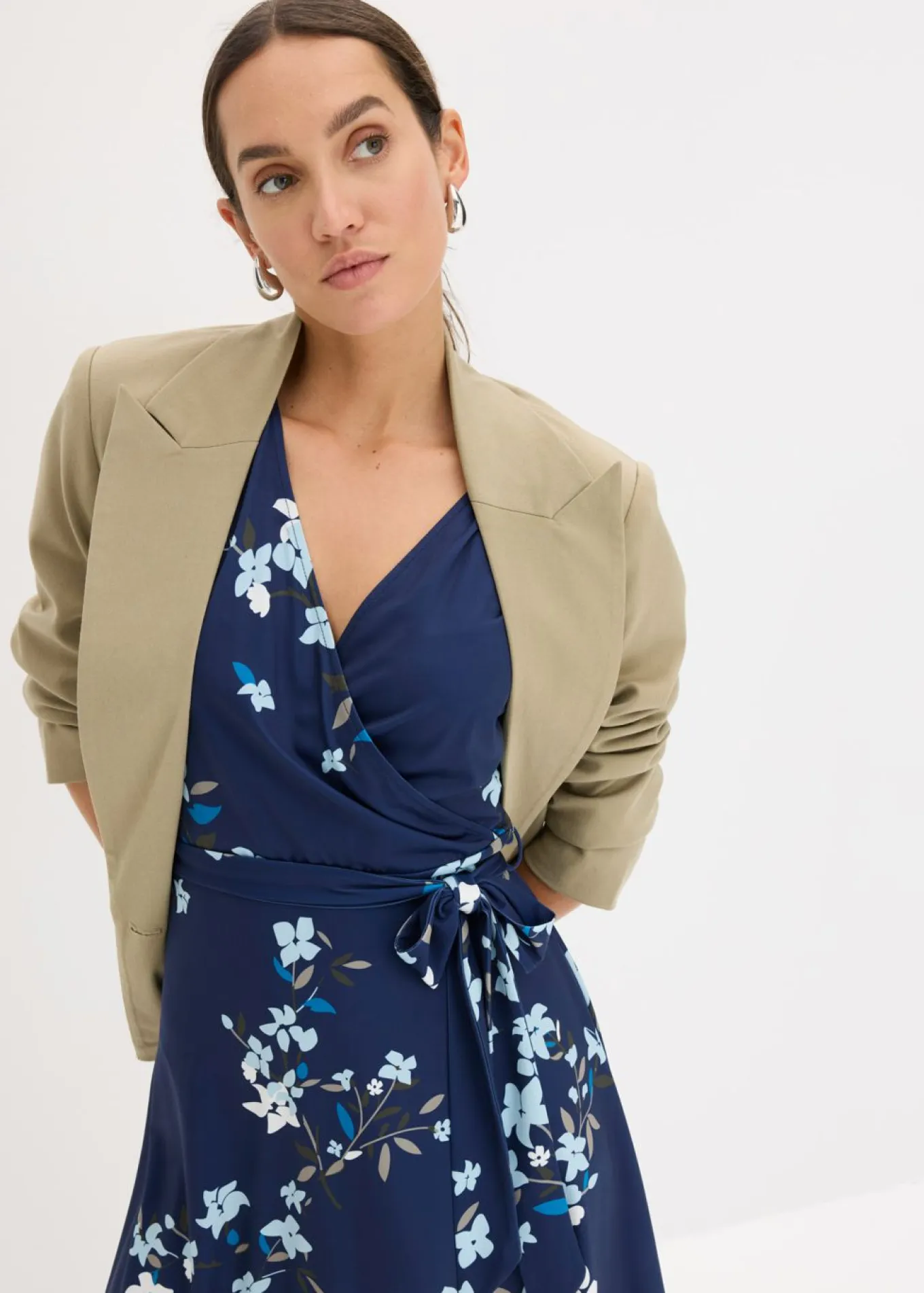 Vestido de punto de diseño cruzado