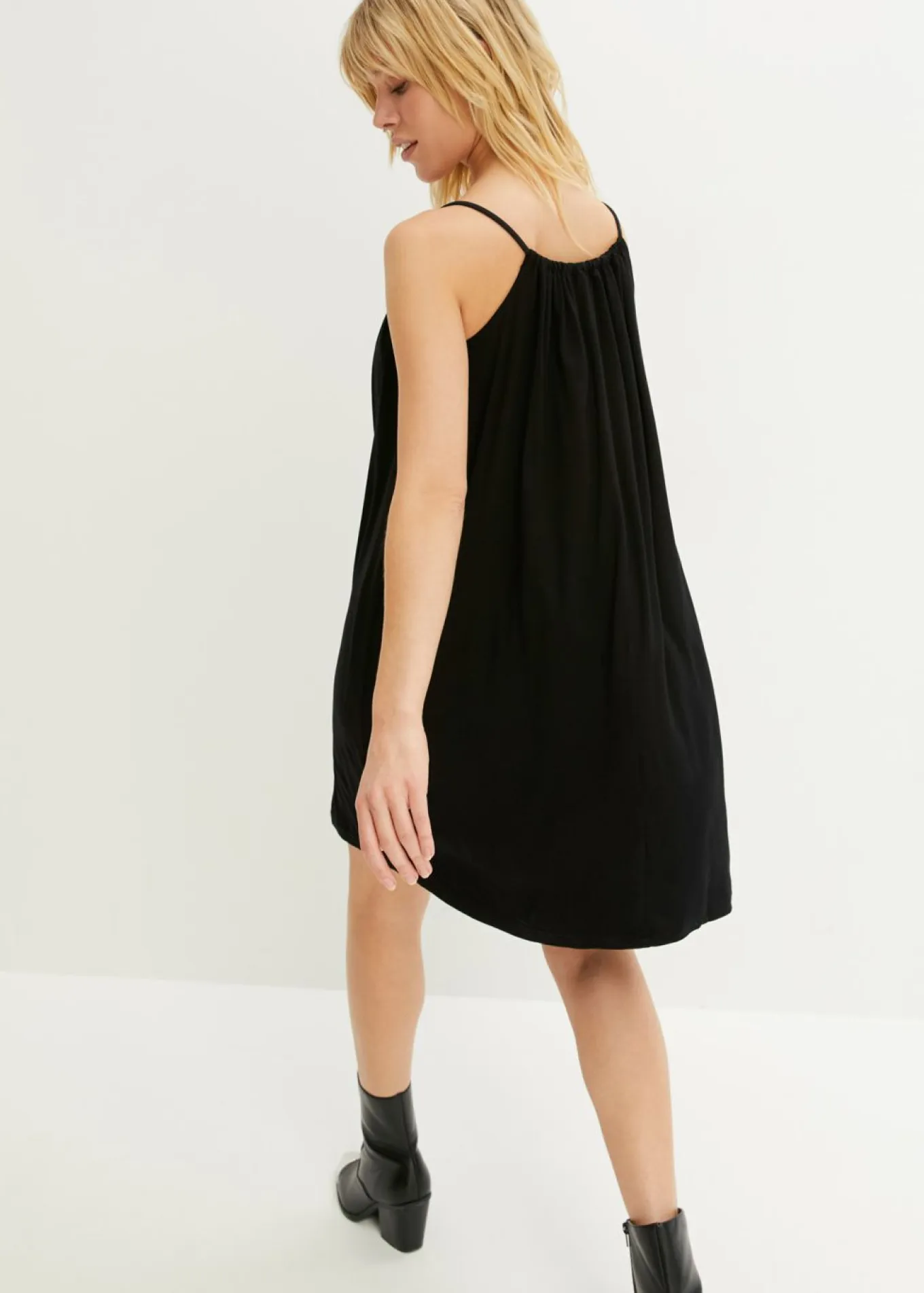 Vestido de punto de viscosa fluida