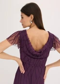 Vestido largo de tul delicado con bordado de perlas