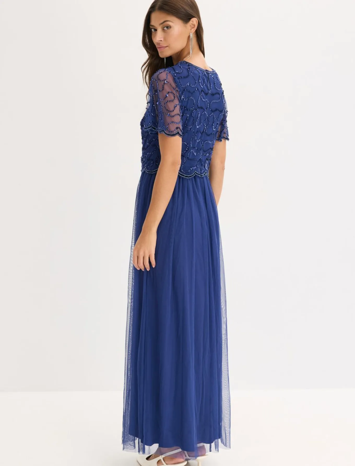 Vestido maxi de tul fino con bordado de lentejuelas