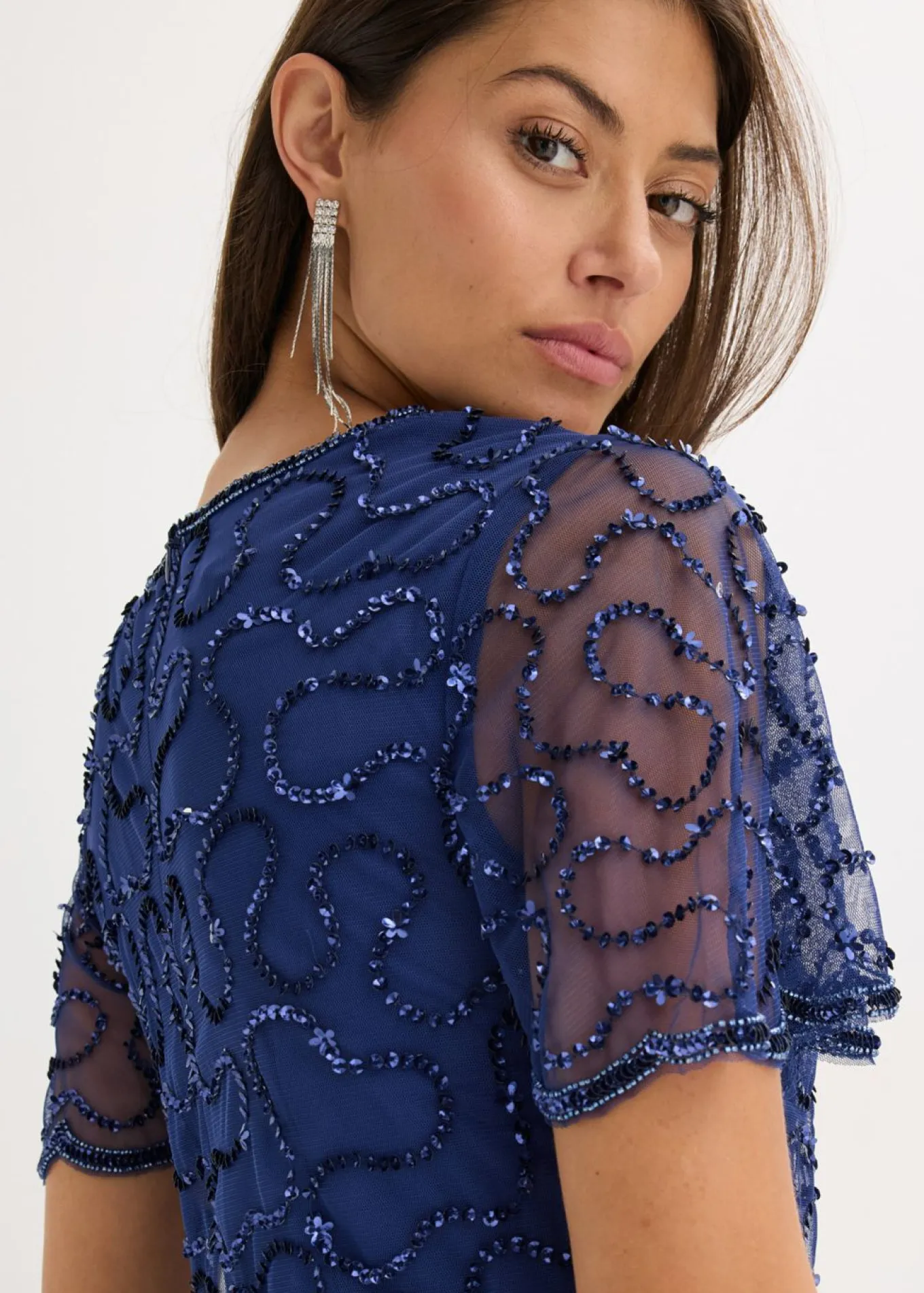 Vestido maxi de tul fino con bordado de lentejuelas