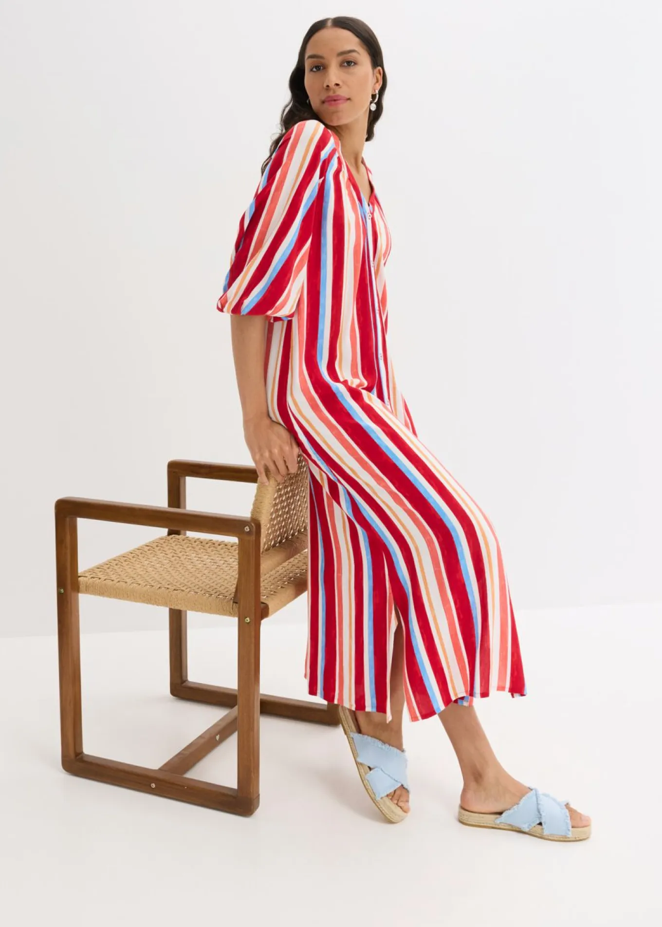 Vestido tipo caftán de viscosa estructurada de rayas