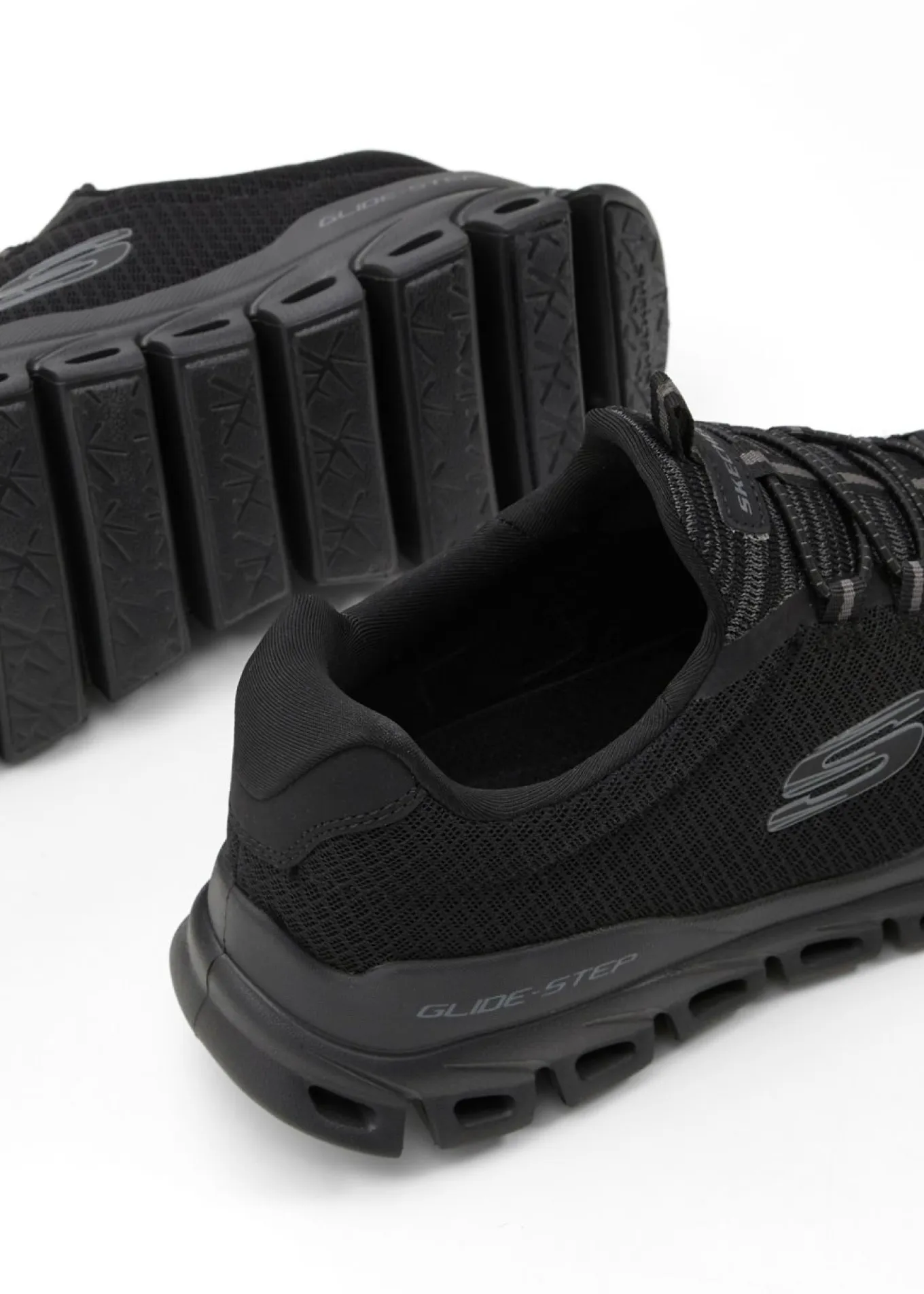 Zapatillas cómodas sin cordones de Skechers con espuma viscoelástica