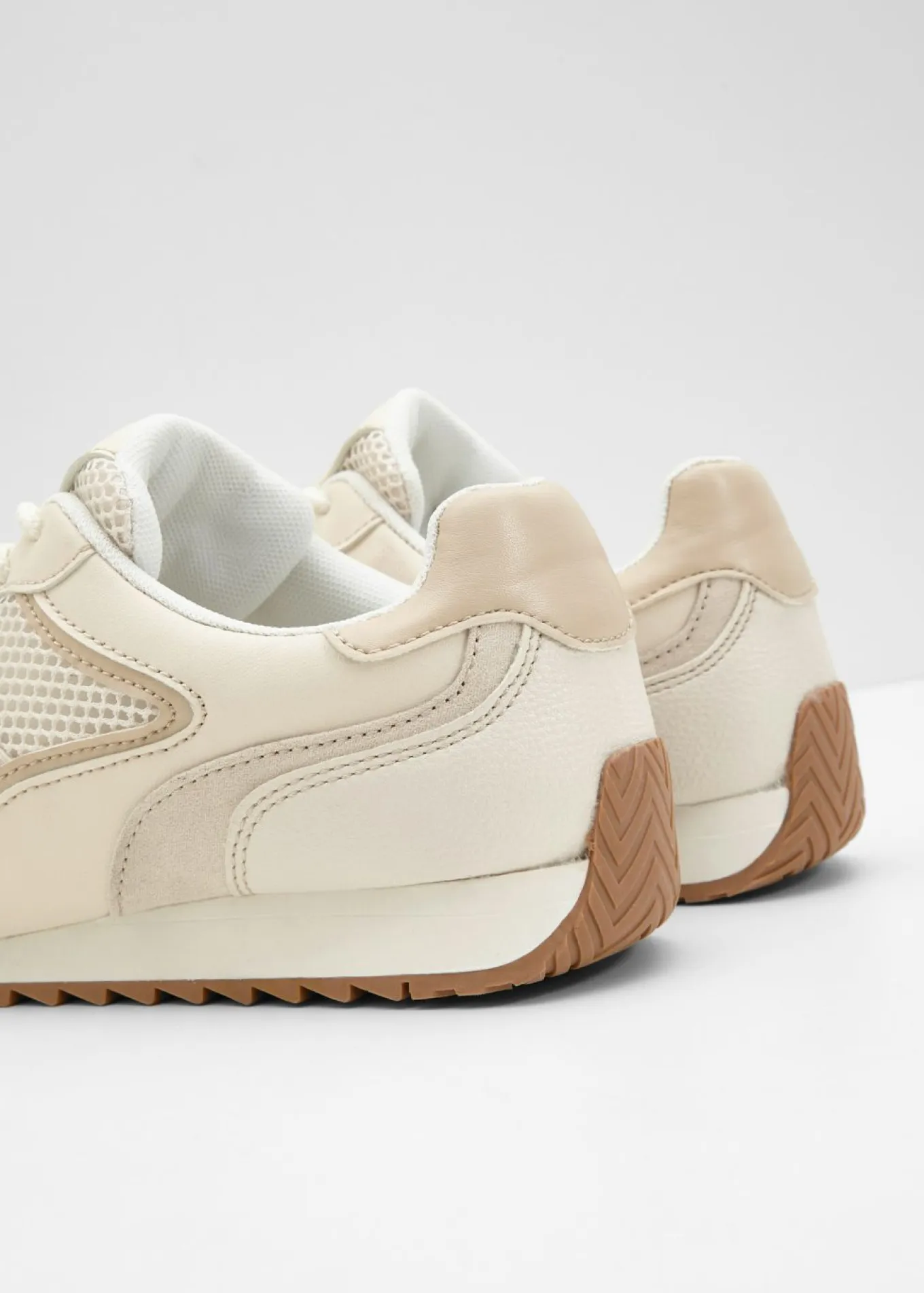 Zapatillas deportivas tipo chunky con inserto de malla