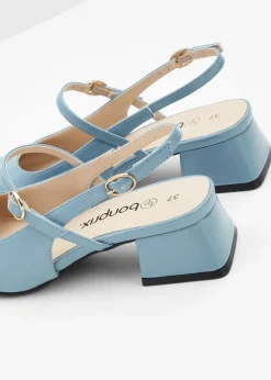 Zapatos con talón al descubierto y tira