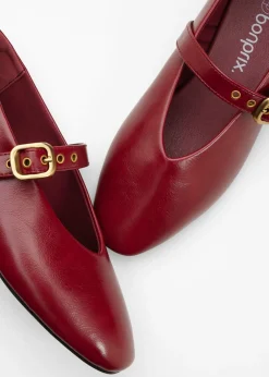 Zapatos tipo Mary Jane con ojales